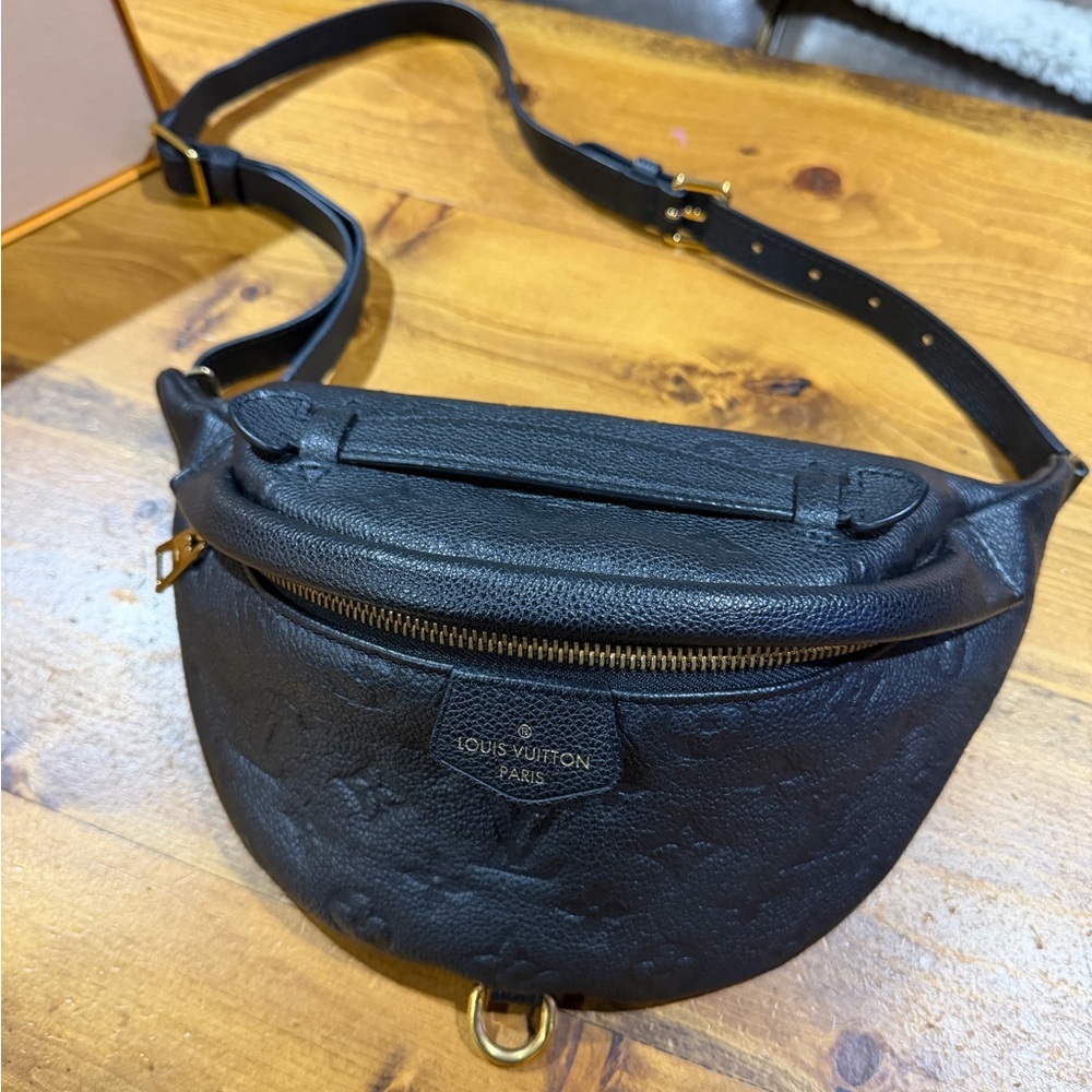 Louis Vuitton Empreinte Bumbag - Picture 2 of 9